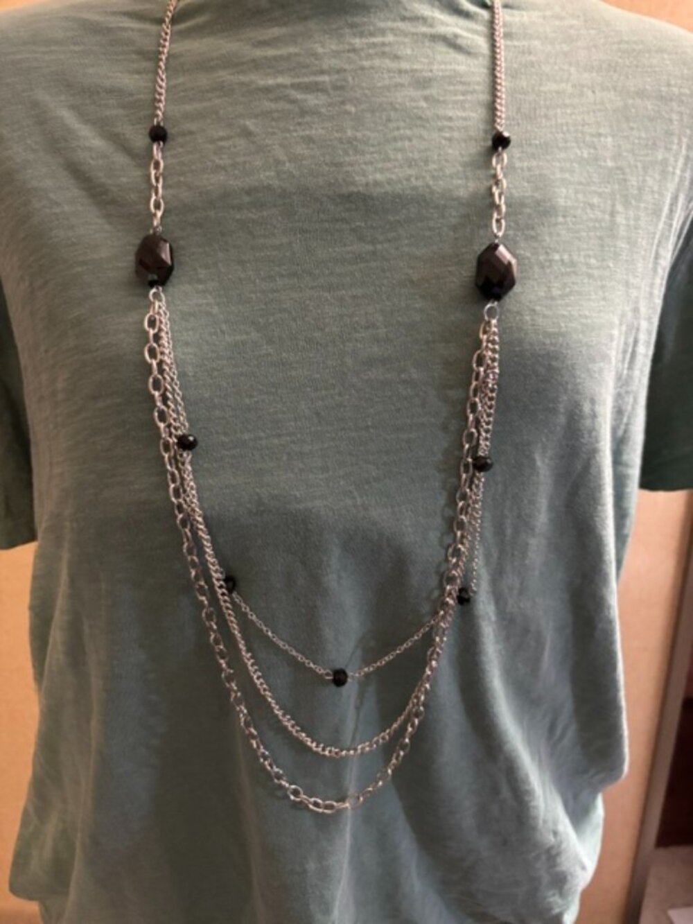 Paparazzi Dare To Dazzle Black Necklace W/Matching Earrings.